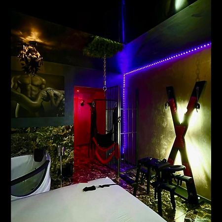 Love Room บูคาเรสต์ ภายนอก รูปภาพ